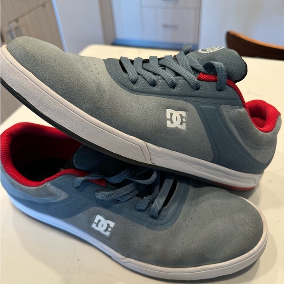 DC Skateboarding Mike Mo Capaldi Signature
Skate Shoe - Men's Blue size 11.5 - Picture 1 of 6